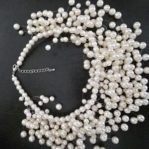 Elegant Pearl Cluster Necklace